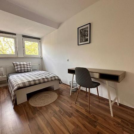 Zimmer Im Zentrum - In Der Naehe Zum Hauptbahnhof Paderborn Eksteriør bilde